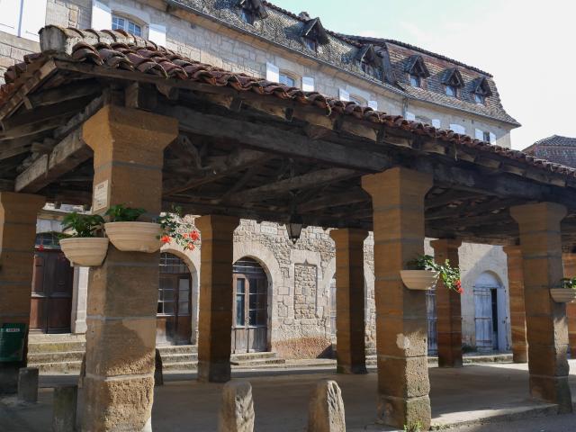 Halle de Lacapelle-Marival