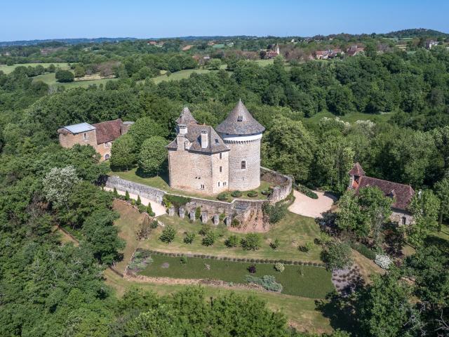 Vue aérienne du Château de Saignes