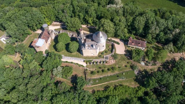 Vue aérienne du Château de Saignes