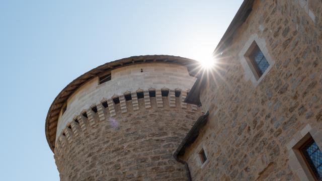 Tours du câteau de Saignes