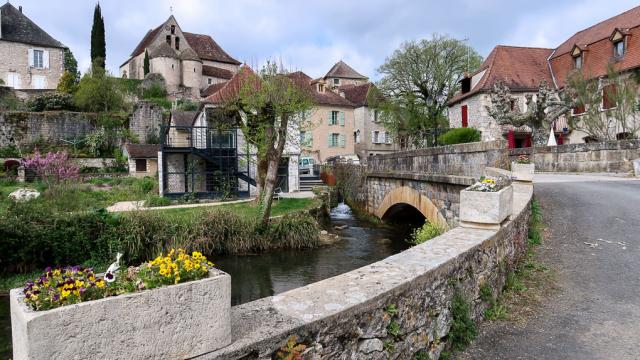 Village De Creysse Bernard Creuzet