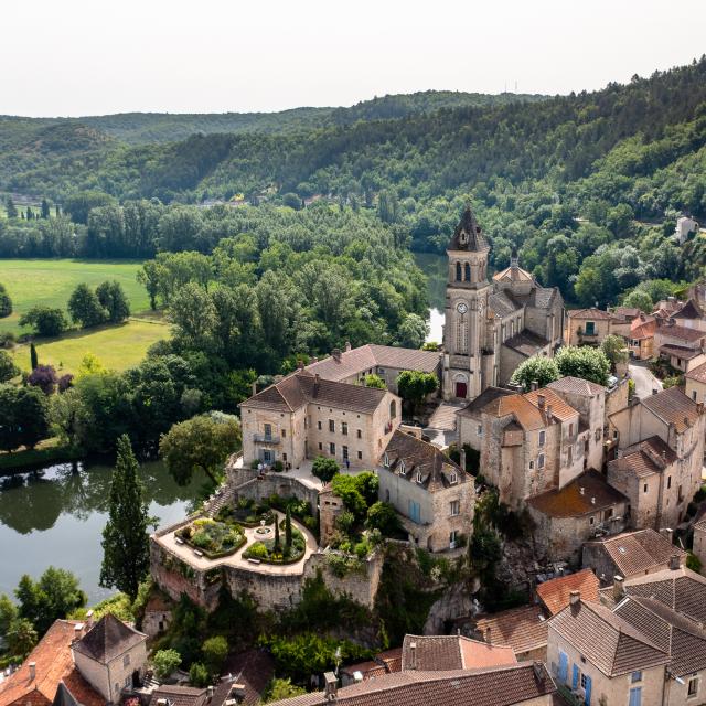 Vue drone du village d'Albas