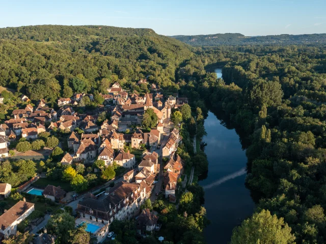 Vue drone du village de Carennac