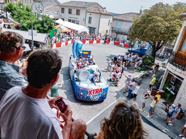 22/07/2022 - Tour de France 2022 - Etape 19 - Castelnau-Magnoac / Cahors (188,3km) - Caravane publicitaire