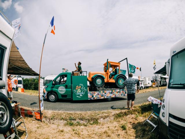 22/07/2022 - Tour de France 2022 - Etape 19 - Castelnau-Magnoac / Cahors (188,3km) - Caravane publicitaire