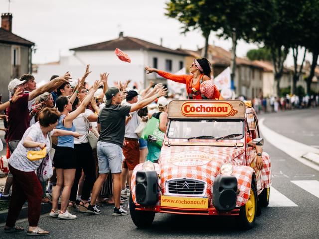 22/07/2022 - Tour de France 2022 - Etape 19 - Castelnau-Magnoac / Cahors (188,3km) - Caravane publicitaire