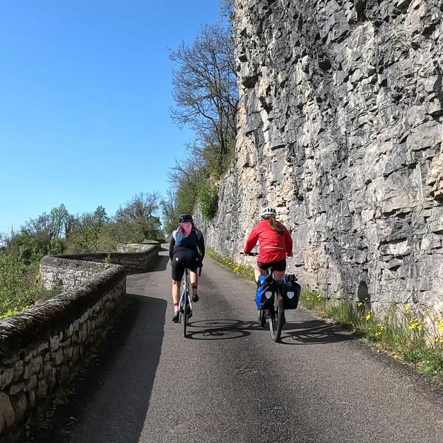 230511144006 Cyclistes Sur La V87 Dans La Vallée De La Dordogne Cyril Novello Lot Tourisme