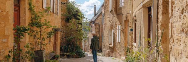 Balade Dans Les Ruelles De Gourdon © Maxime Audouard Lot Tourisme 20230415 111358