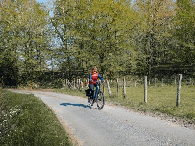 Balade Sur La Véloroute Promenade En Bouriane © Maxime Audouard Lot Tourisme 20230416 171151