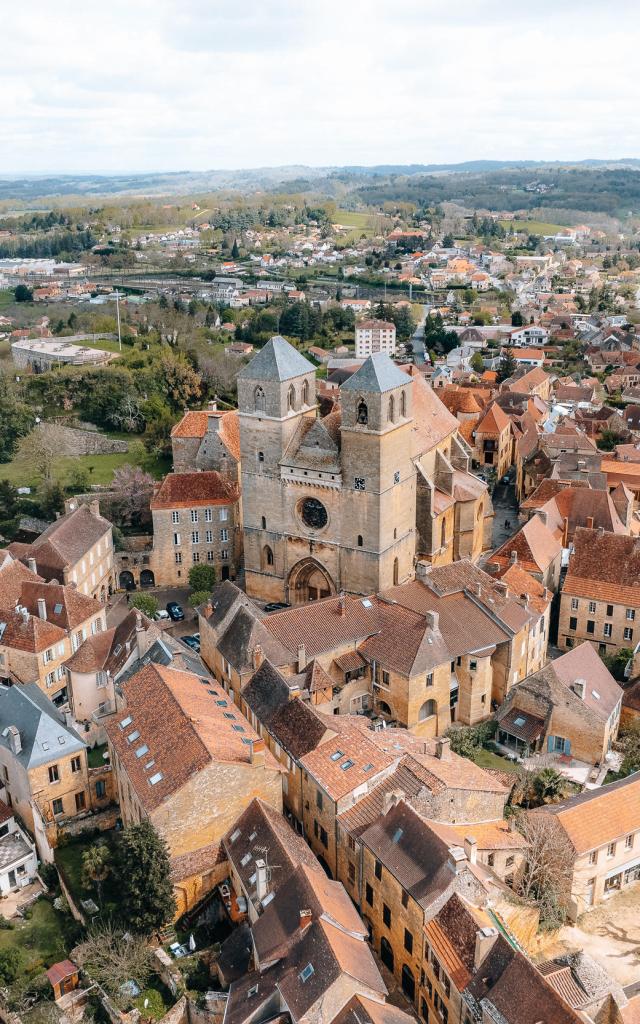 Vue Aérienne Du Coeur De Ville De Gourdon © Maxime Audouard Lot Tourisme 20230415 121642