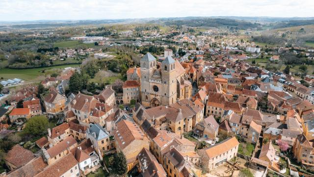 Vue Aérienne Du Coeur De Ville De Gourdon © Maxime Audouard Lot Tourisme 20230415 121642