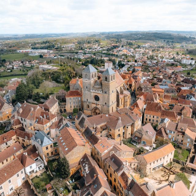 Vue Aérienne Du Coeur De Ville De Gourdon © Maxime Audouard Lot Tourisme 20230415 121642