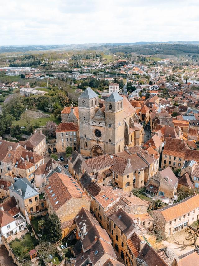 Vue Aérienne Du Coeur De Ville De Gourdon © Maxime Audouard Lot Tourisme 20230415 121642