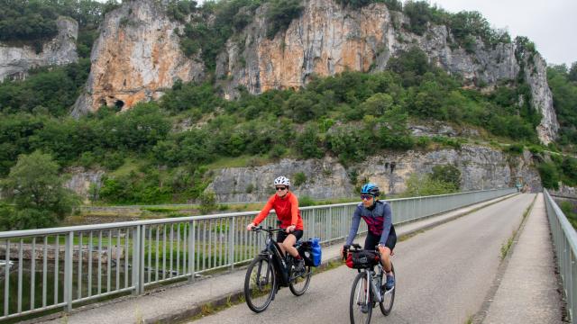 Cyclistes sur la véloroute V87