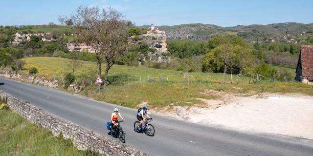 Vue drone de 2 cyclistes sur la Véloroute V87 La Vagabonde à L