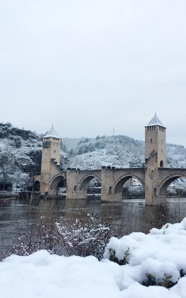 Le pont Valentré sous la neige