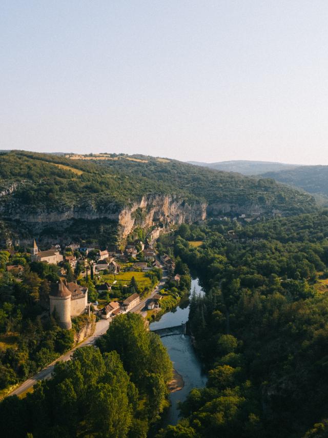 Vue sur Cabrerets et la vallée du Célé - Via Causs'Mos