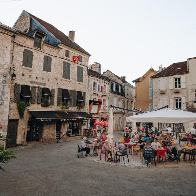 En terrasse place St Martin à Souillac