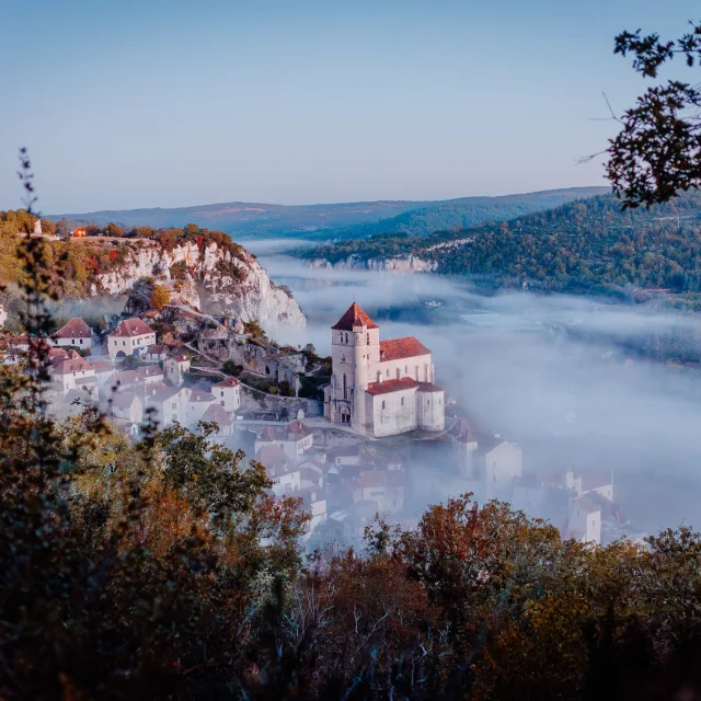 BOUCLE ITINÉRANTE – PANORAMA SUR SAINT CIRQ LAPOPIE ET LE GÉOPARC DES CAUSSES DU QUERCY