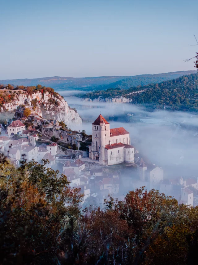 BOUCLE ITINÉRANTE – PANORAMA SUR SAINT CIRQ LAPOPIE ET LE GÉOPARC DES CAUSSES DU QUERCY