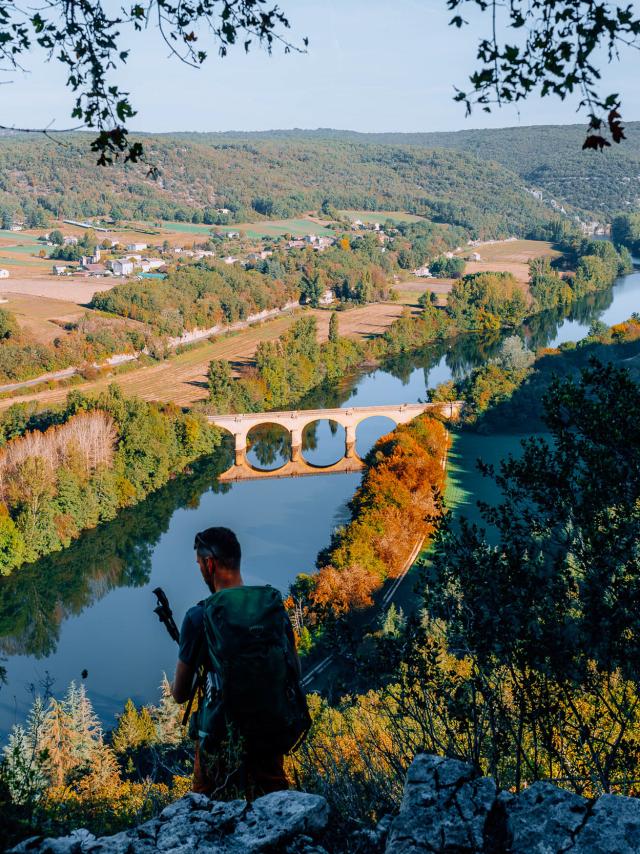 BOUCLE ITINÉRANTE – PANORAMA SUR SAINT CIRQ LAPOPIE ET LE GÉOPARC DES CAUSSES DU QUERCY