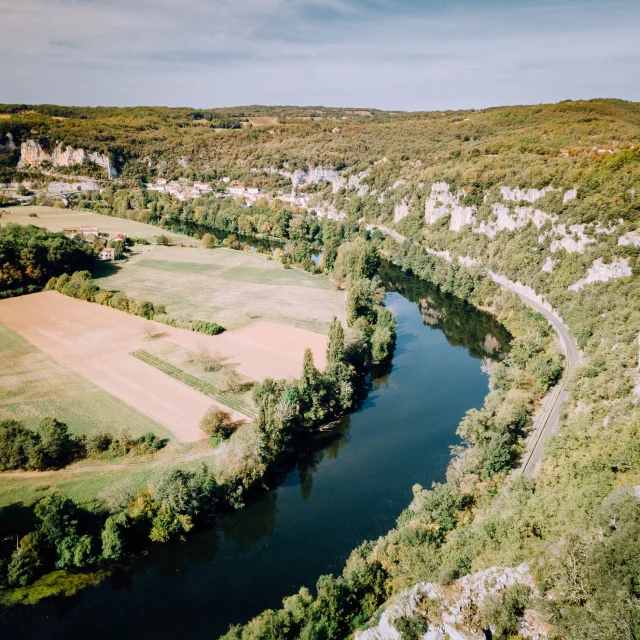 BOUCLE ITINÉRANTE – PANORAMA SUR SAINT CIRQ LAPOPIE ET LE GÉOPARC DES CAUSSES DU QUERCY