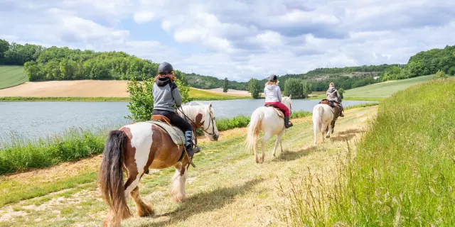 Sur les traces des 2 jours de Montcuq - rando équestre en, Quer