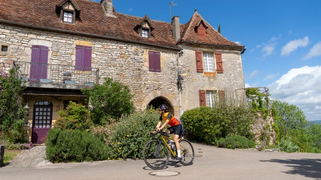 Cycliste à Loubressac