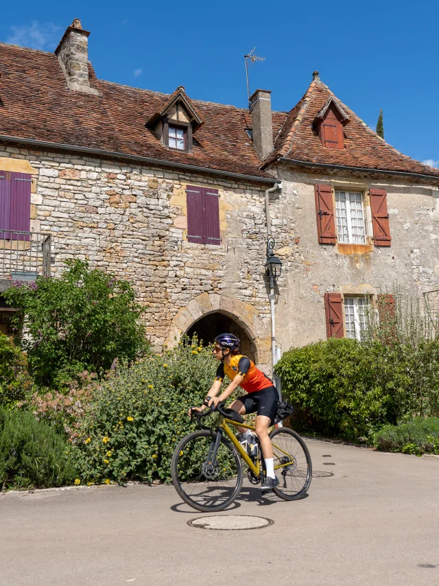 Cycliste à Loubressac