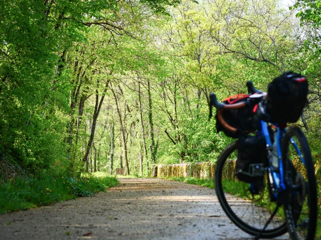 Sur La Veloroute Vallee Du Lot 96 Laurene Philippot