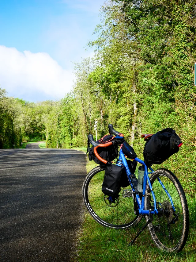 Sur La Veloroute Vallee Du Lot Laurene Philippot