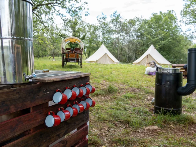 Les équipement du campement Nomades des Terres