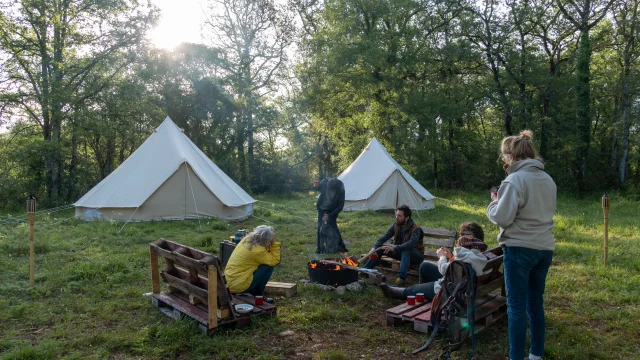 Petit dèjeuner au bivouac de Nomades des Terres