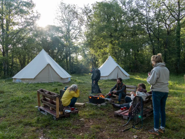 Petit dèjeuner au bivouac de Nomades des Terres