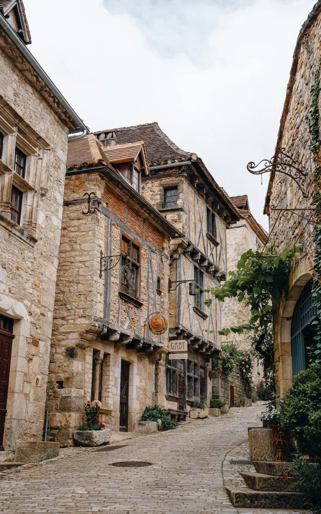 Les ruelles pleine de charme de St Cirq-Lapopie