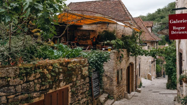 Les ruelles pleine de charme de St Cirq-Lapopie