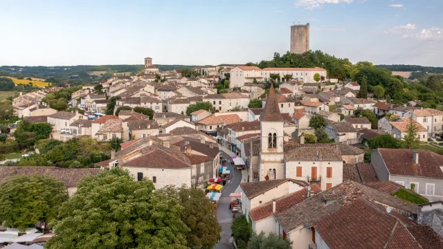 Vue drone du village de Montcuq