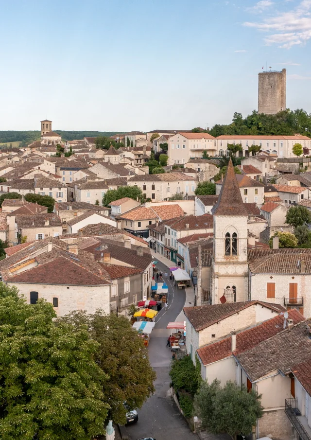 Vue drone du village de Montcuq