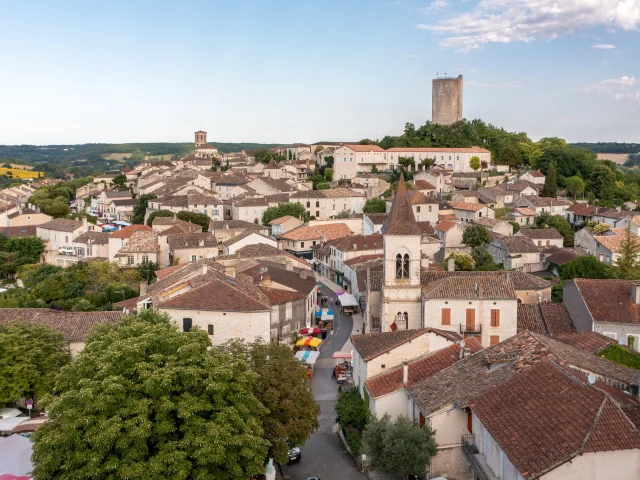 Vue drone du village de Montcuq