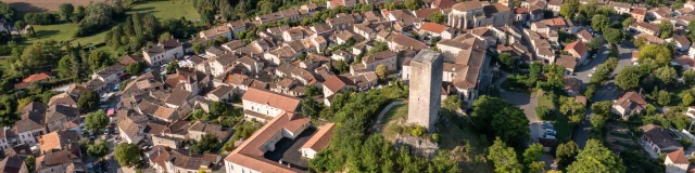 Vue drone du village de Montcuq