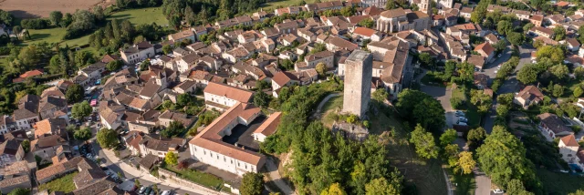 Vue drone du village de Montcuq