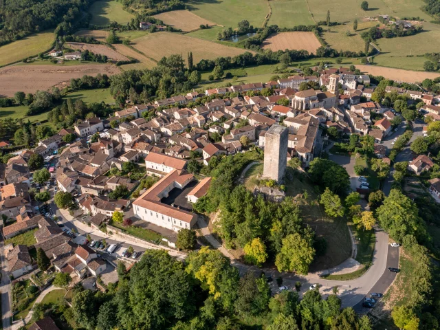 Vue drone du village de Montcuq