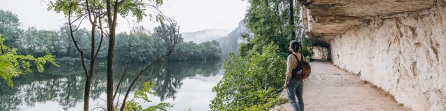 Chemin de halage à Bouziès