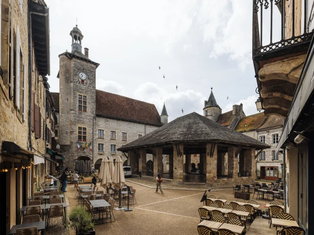 Place de la halle à Martell