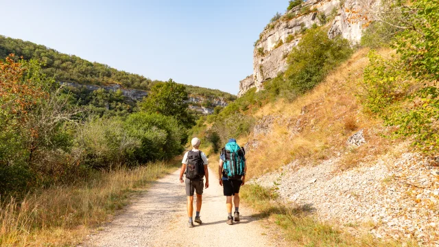 Sur le GR 6 dans la vallée de l'Alzou